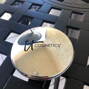 IT Cosmetics Foundation